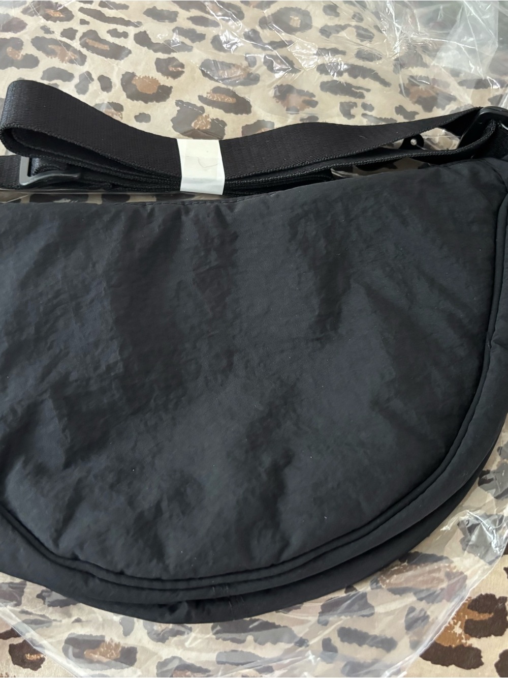Uniqlo Black Women's Messenger Crossbody Bag